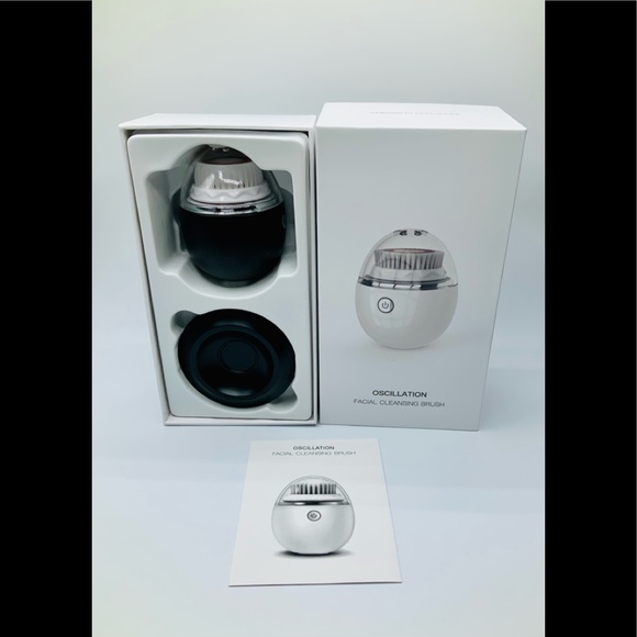 Oscillation Facial Cleansing Brush